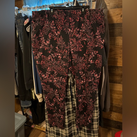 Floral Jeans - Picture 1 of 5